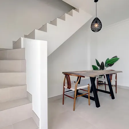 Penthouse Belisimo - Gerenoveerd Met Balkon & Zeezicht