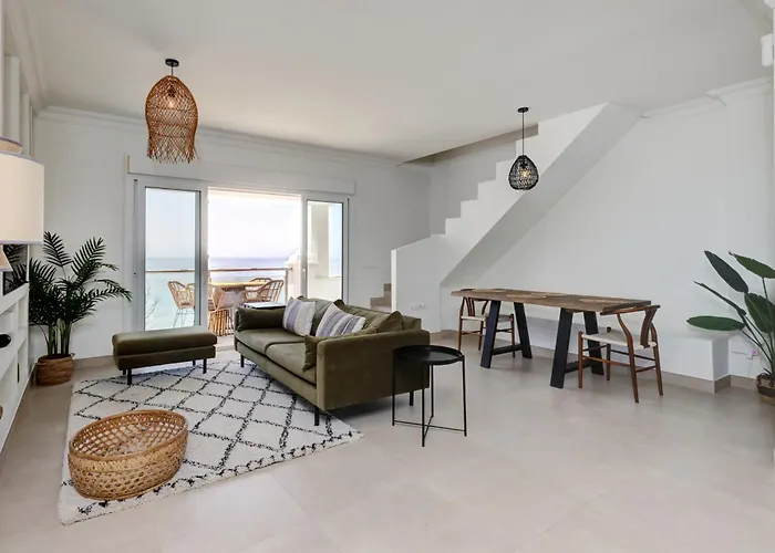 아파트 Penthouse Belisimo - Gerenoveerd Met Balkon & Zeezicht 에스테포나