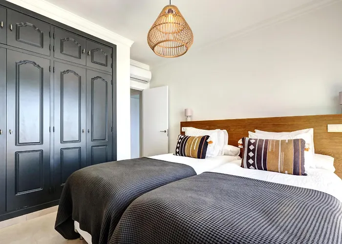 Penthouse Belisimo - Gerenoveerd Met Balkon & Zeezicht * 에스테포나