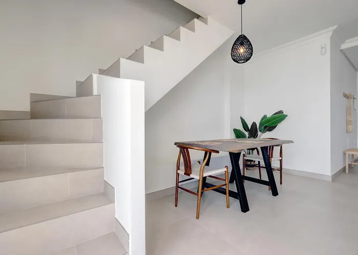 Penthouse Belisimo - Gerenoveerd Met Balkon & Zeezicht