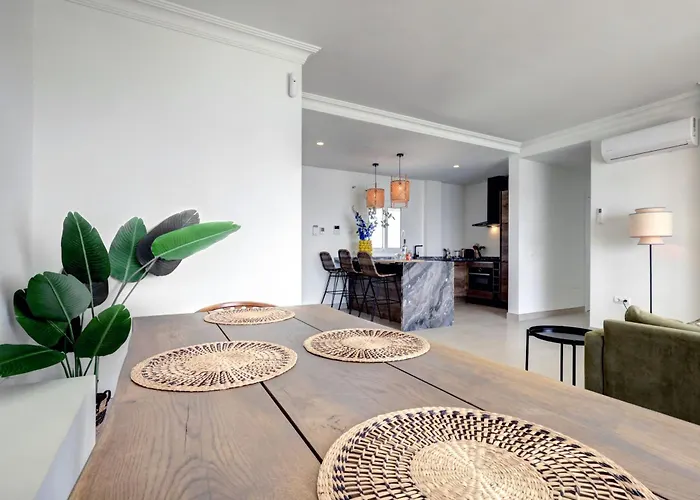 아파트 Penthouse Belisimo - Gerenoveerd Met Balkon & Zeezicht