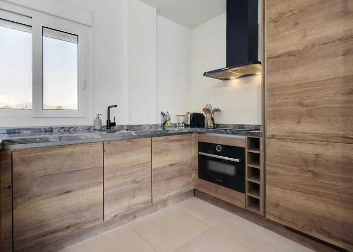 Penthouse Belisimo - Gerenoveerd Met Balkon & Zeezicht *