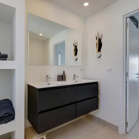 Penthouse Belisimo - Gerenoveerd Met Balkon&zeezicht *